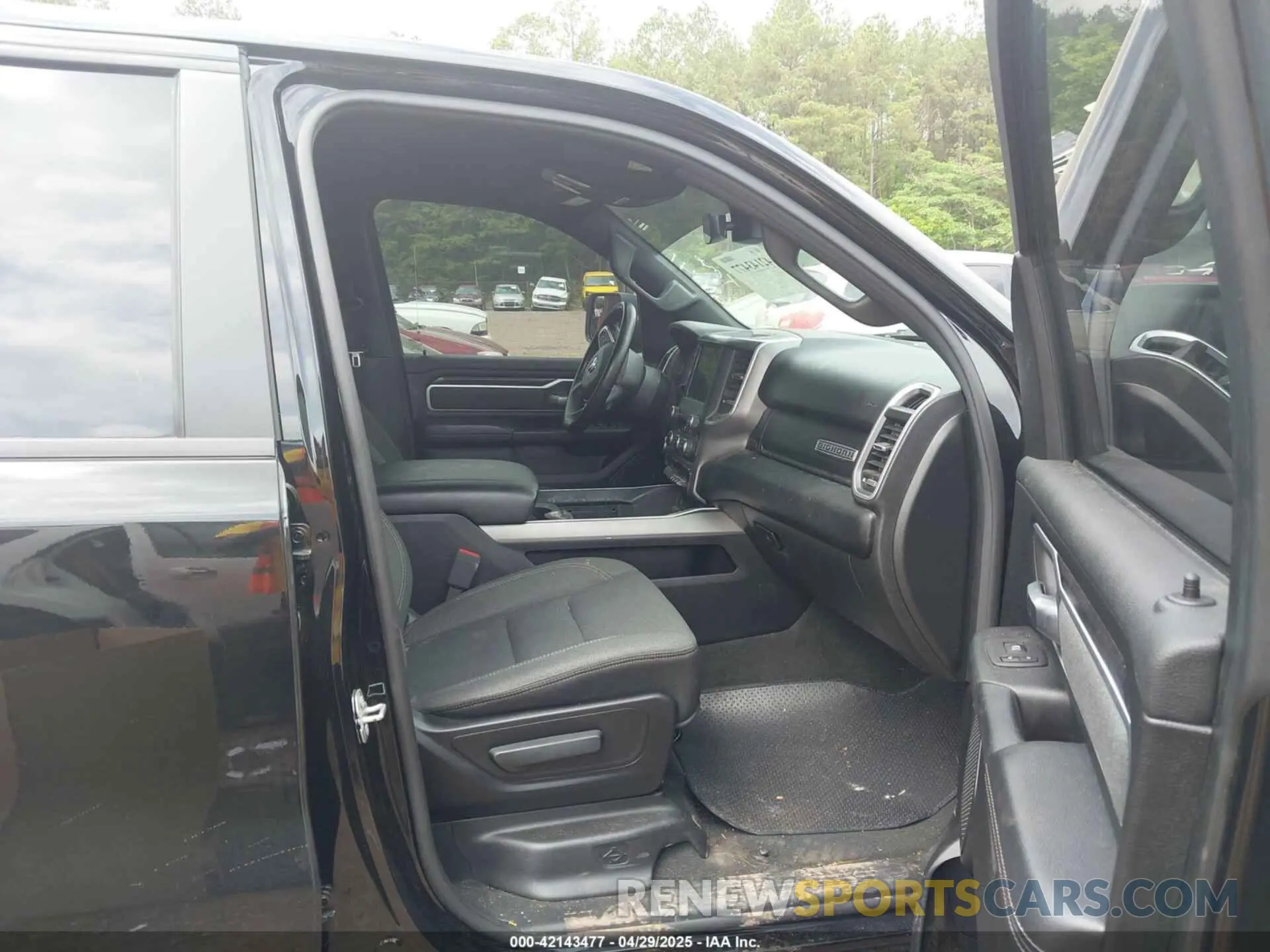 5 fotografías del automóvil dañado 1C6SRFBTXMN561041 RAM 1500 2021