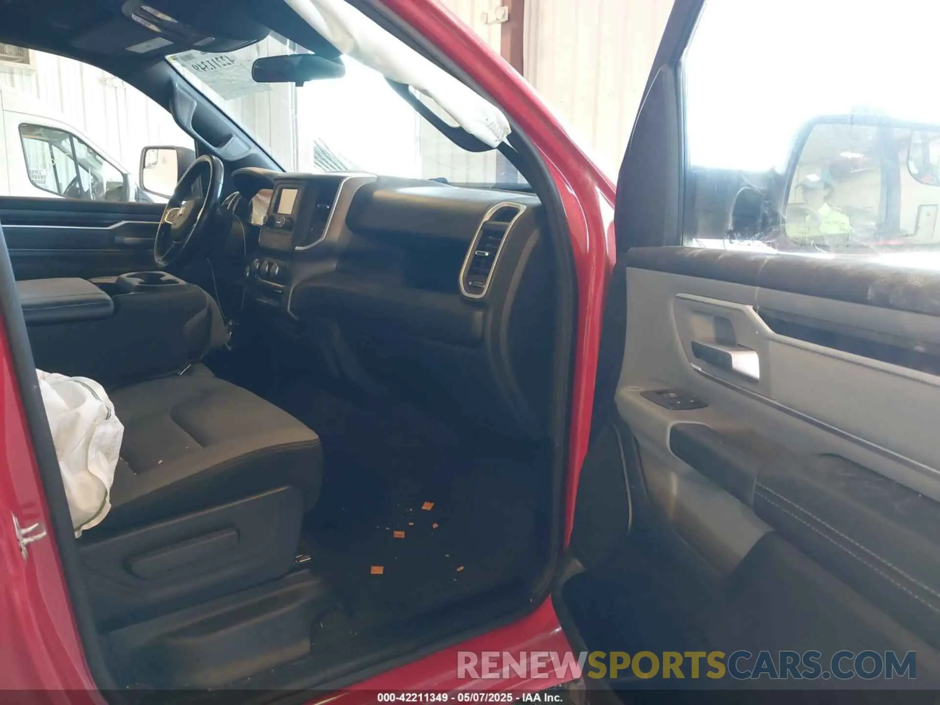 5 fotografías del automóvil dañado 1C6SRFBTXMN572461 RAM 1500 2021