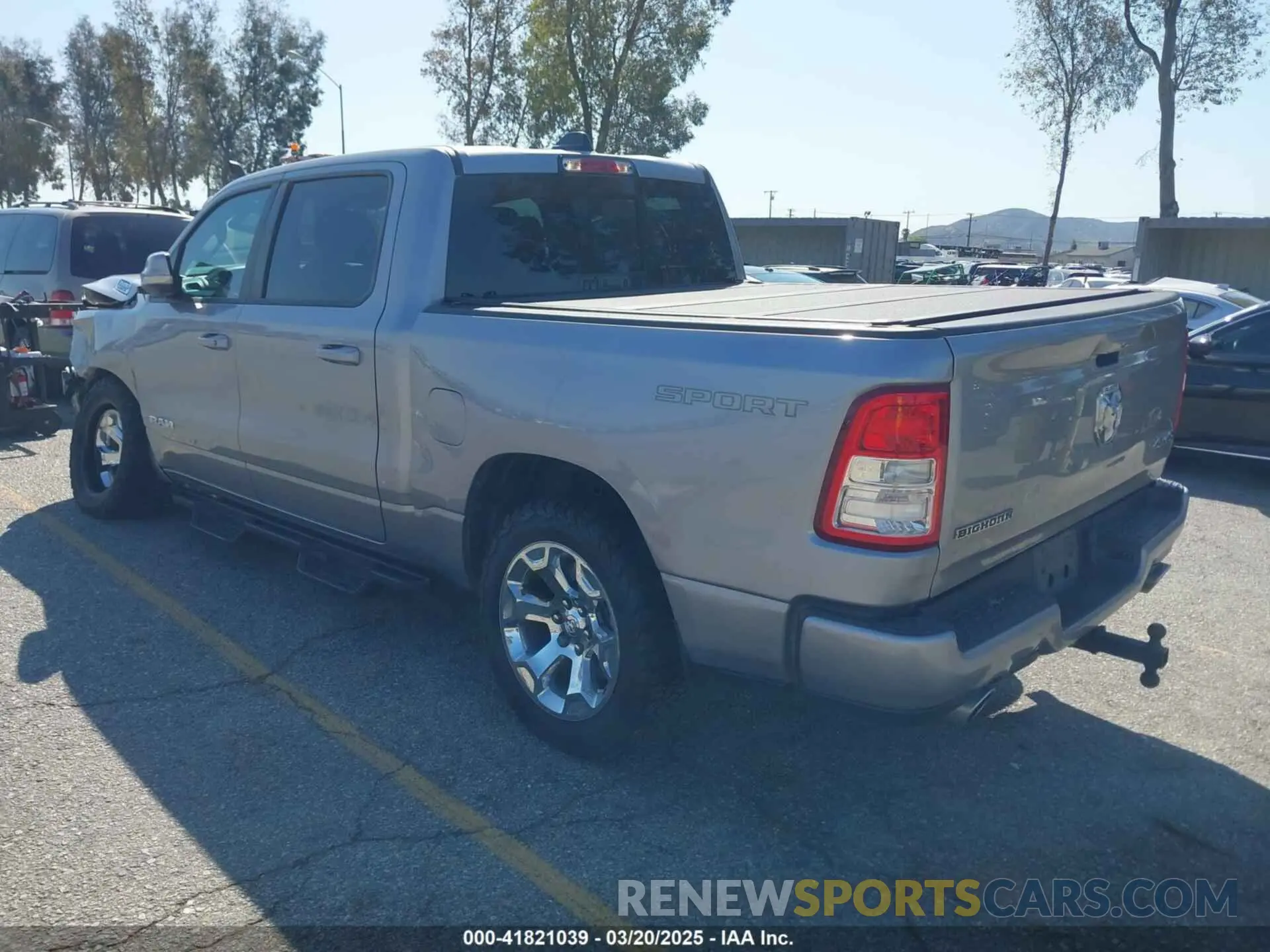 3 fotografías del automóvil dañado 1C6SRFFT4MN688152 RAM 1500 2021