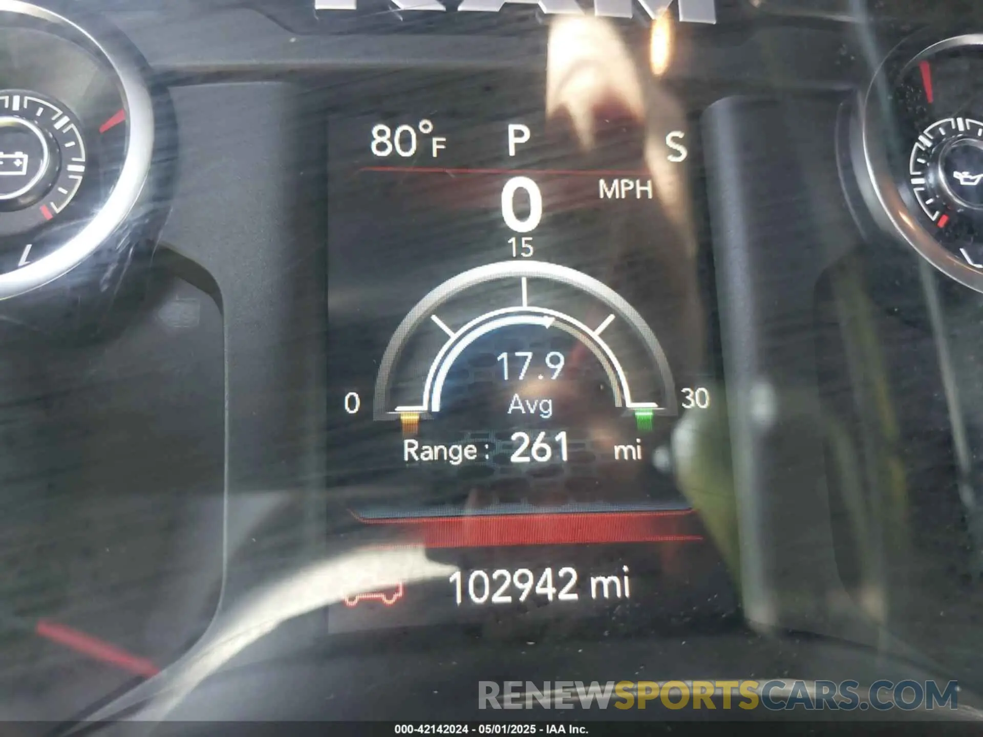 15 fotografías del automóvil dañado 1C6SRFFT6MN565064 RAM 1500 2021