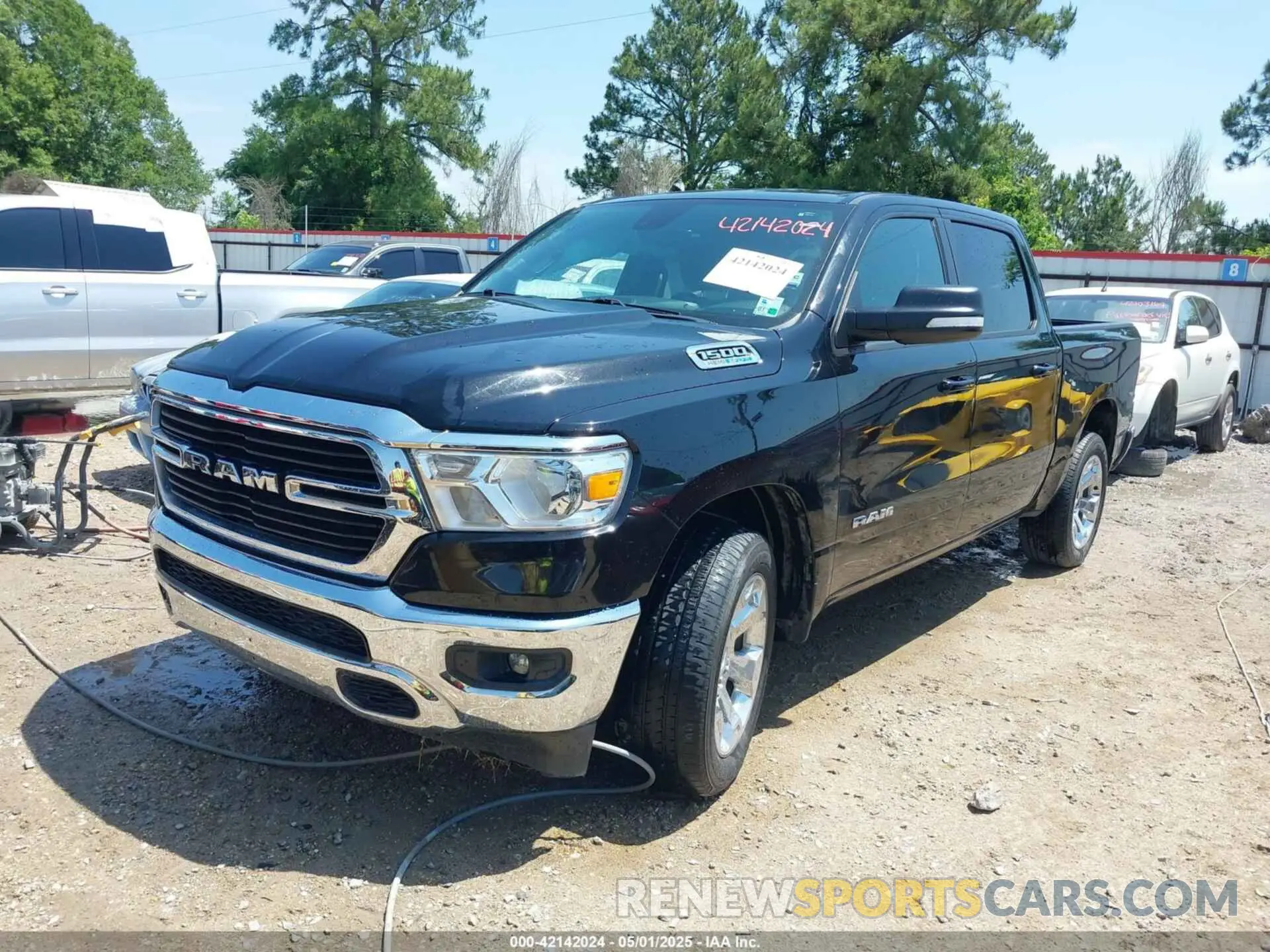 2 fotografías del automóvil dañado 1C6SRFFT6MN565064 RAM 1500 2021