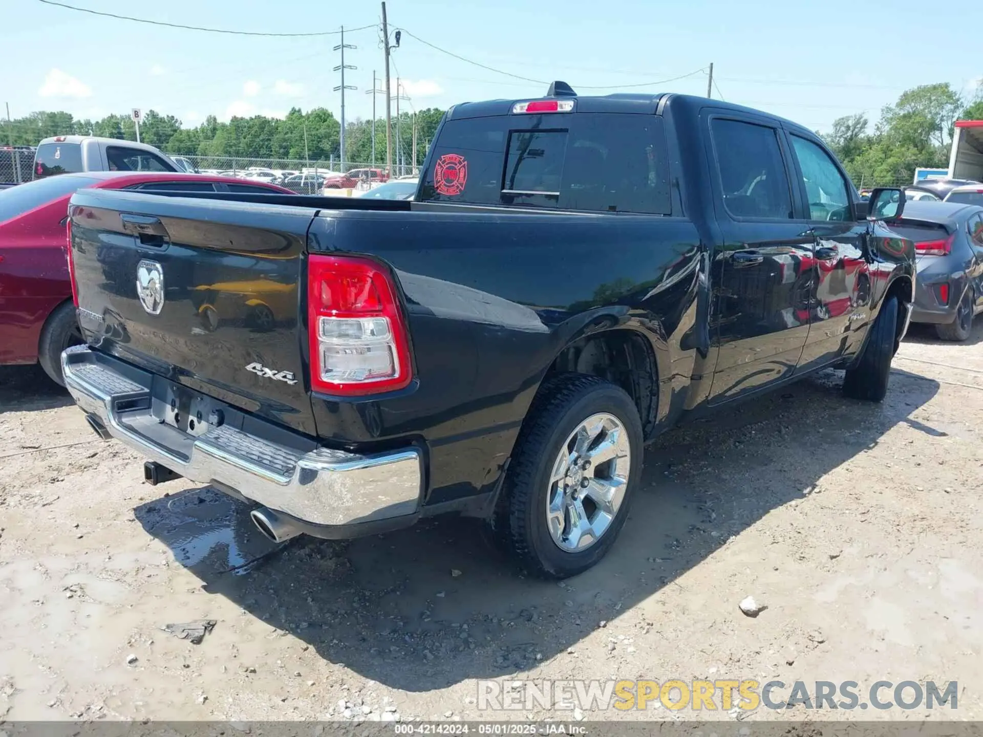 4 fotografías del automóvil dañado 1C6SRFFT6MN565064 RAM 1500 2021