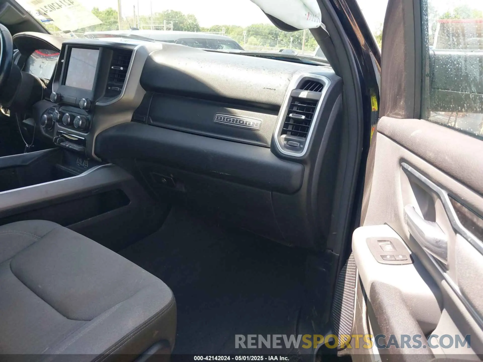 5 fotografías del automóvil dañado 1C6SRFFT6MN565064 RAM 1500 2021