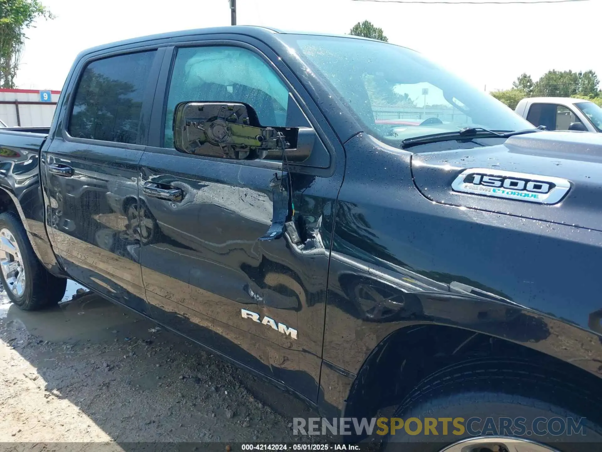 6 fotografías del automóvil dañado 1C6SRFFT6MN565064 RAM 1500 2021