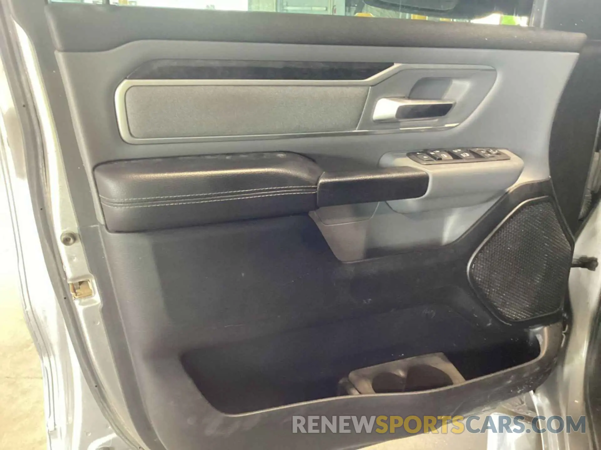 3 fotografías del automóvil dañado 1C6SRFFT6MN714623 RAM 1500 2021