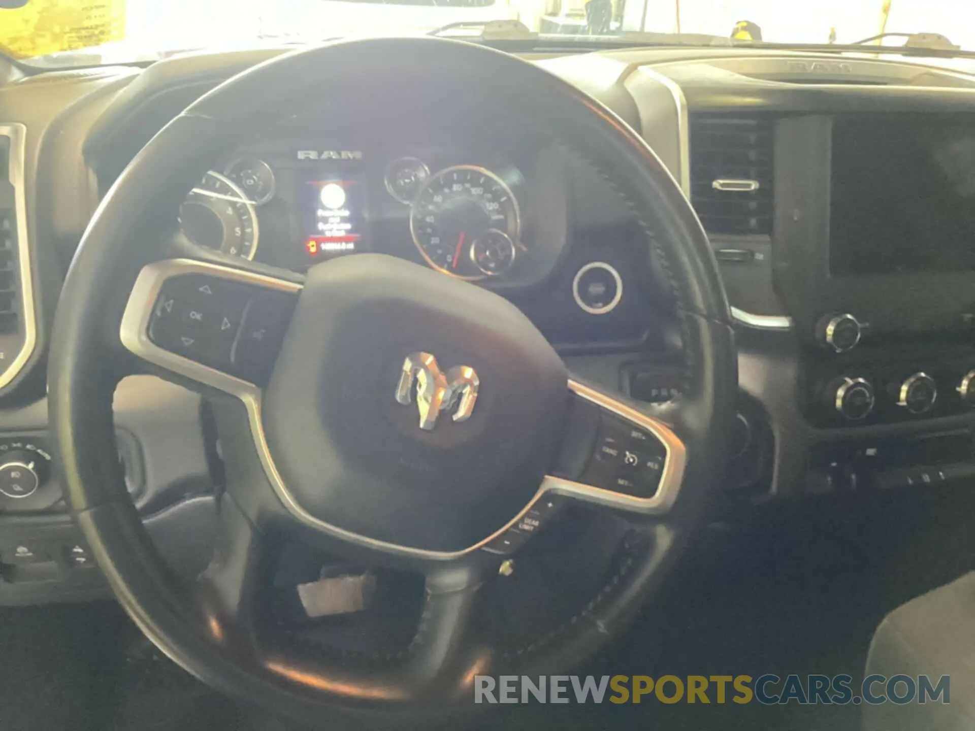 4 fotografías del automóvil dañado 1C6SRFFT6MN714623 RAM 1500 2021