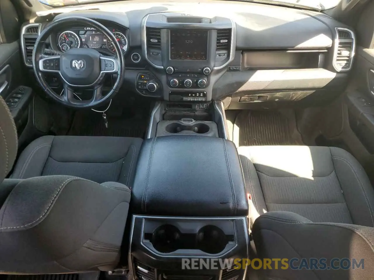 8 fotografías del automóvil dañado 1C6SRFFT7MN576011 RAM 1500 2021