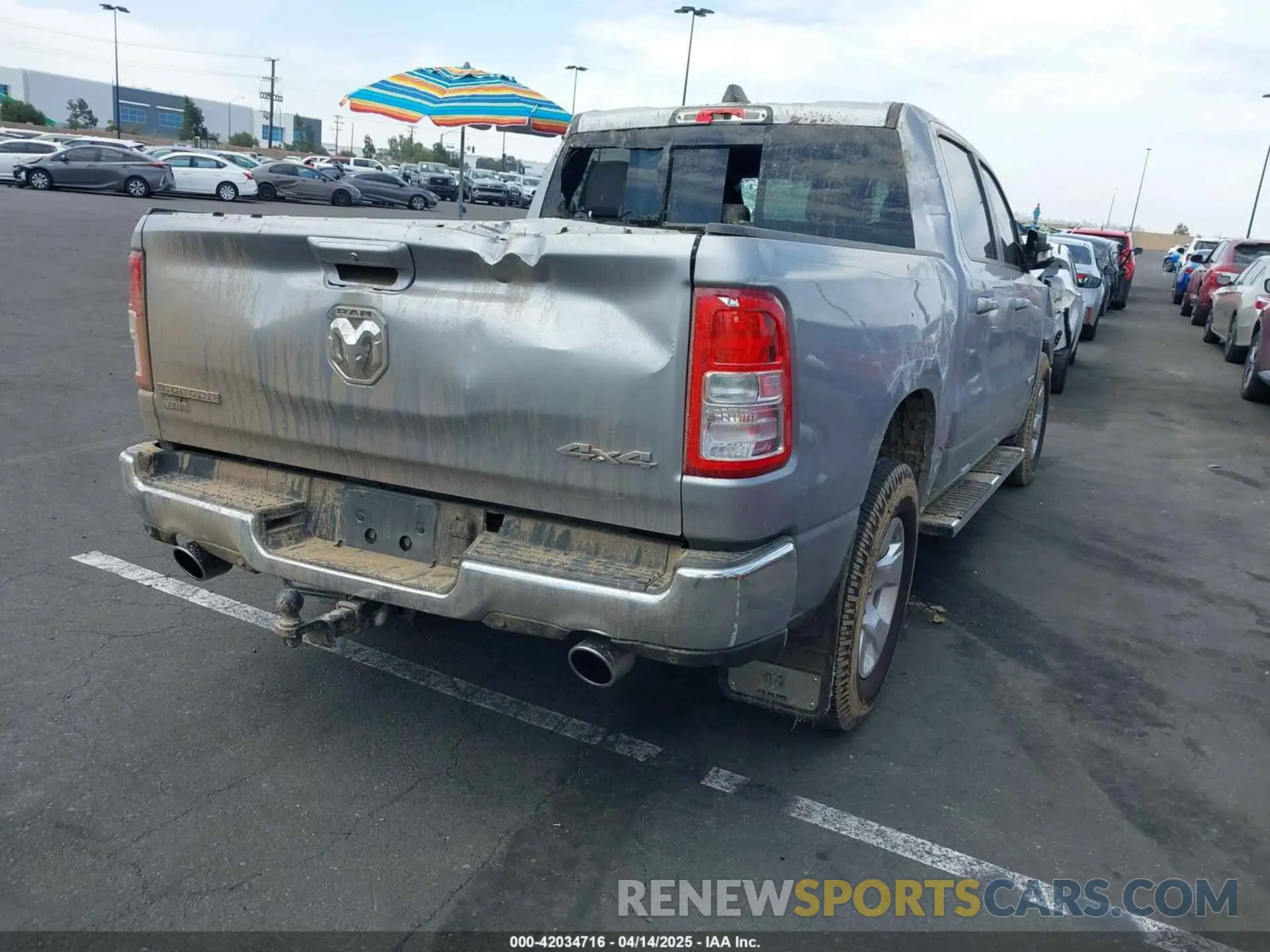 4 fotografías del automóvil dañado 1C6SRFFT7MN632402 RAM 1500 2021