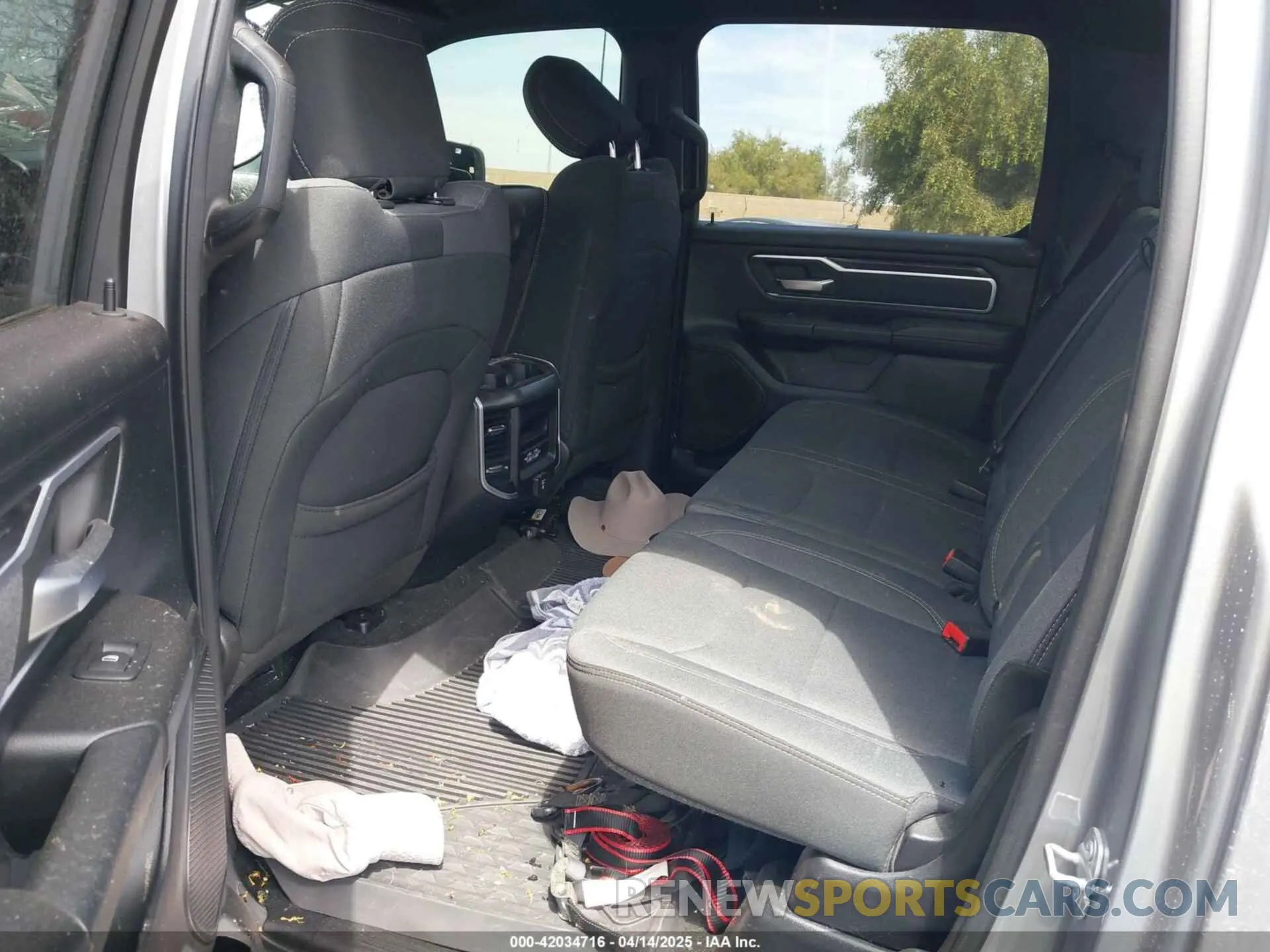 8 fotografías del automóvil dañado 1C6SRFFT7MN632402 RAM 1500 2021