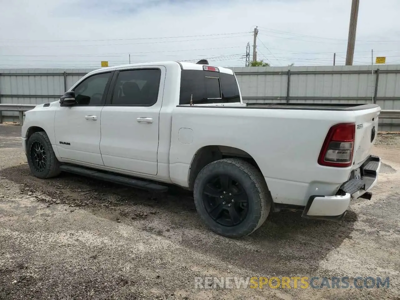 2 fotografías del automóvil dañado 1C6SRFFT8MN586451 RAM 1500 2021