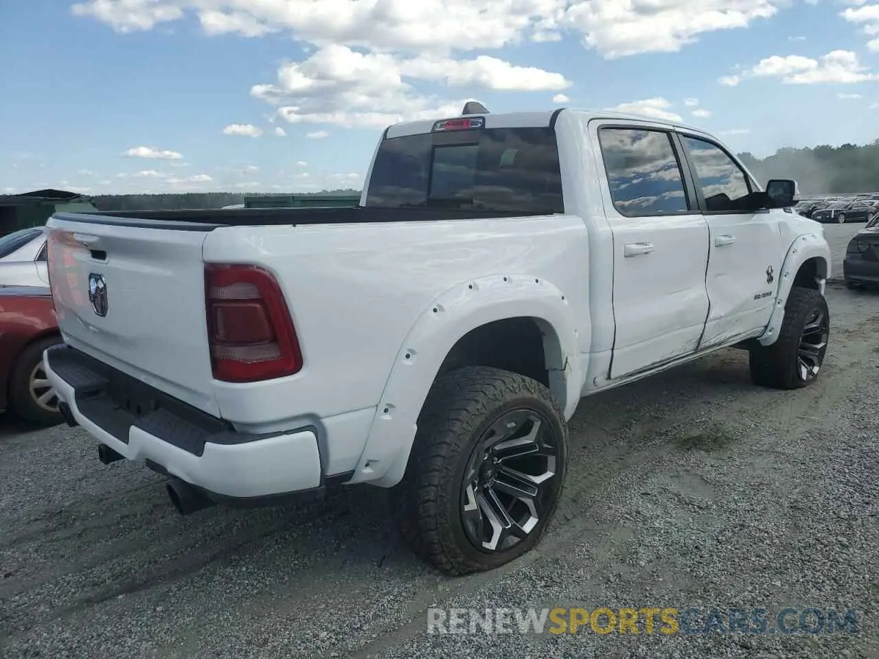 3 fotografías del automóvil dañado 1C6SRFFT8MN761491 RAM 1500 2021