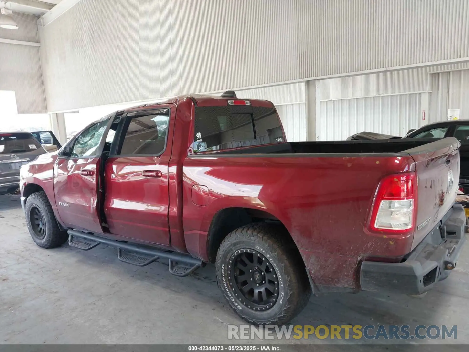 14 fotografías del automóvil dañado 1C6SRFFT9MN676871 RAM 1500 2021