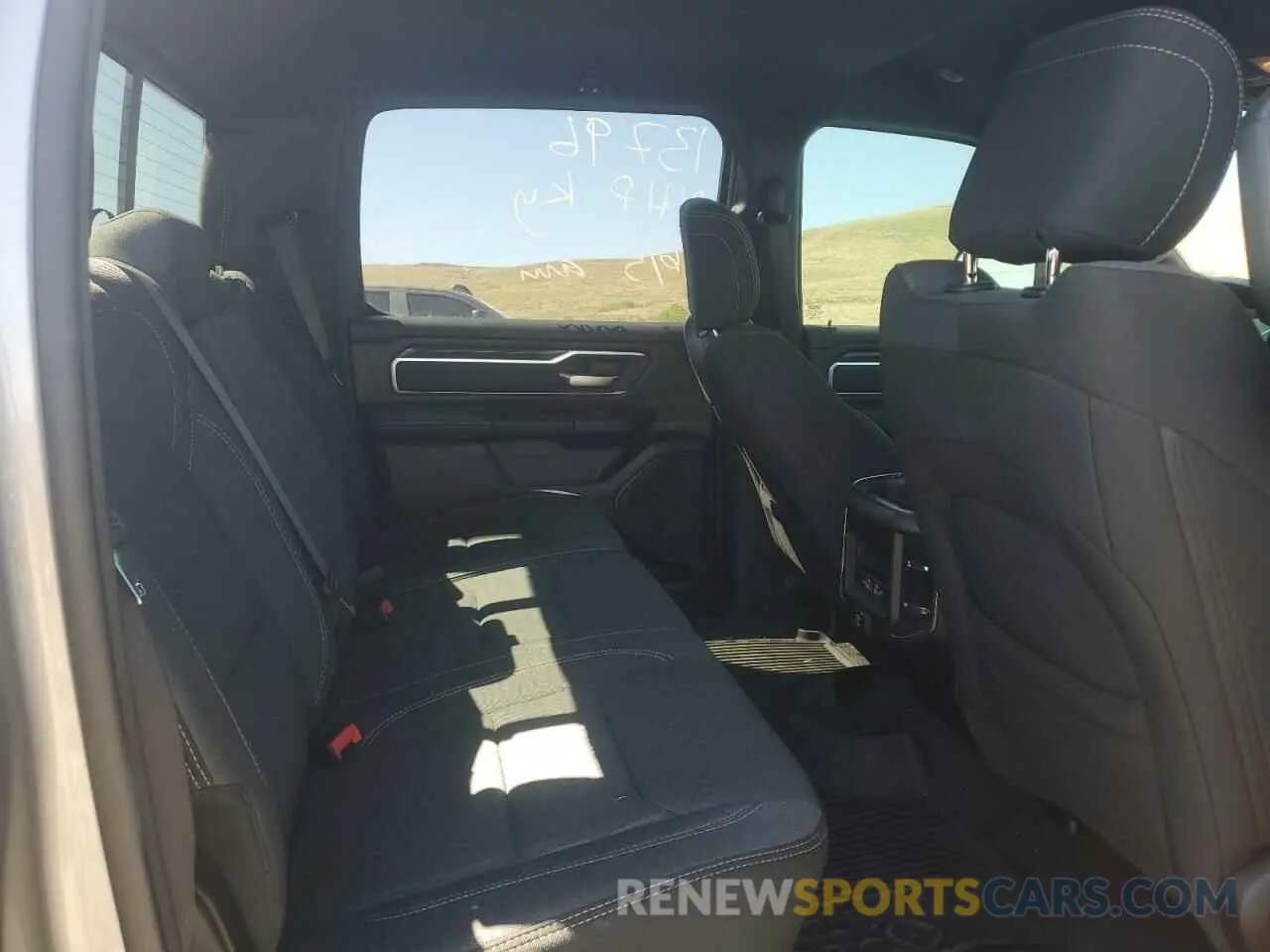 10 fotografías del automóvil dañado 1C6SRFFTXMN537235 RAM 1500 2021