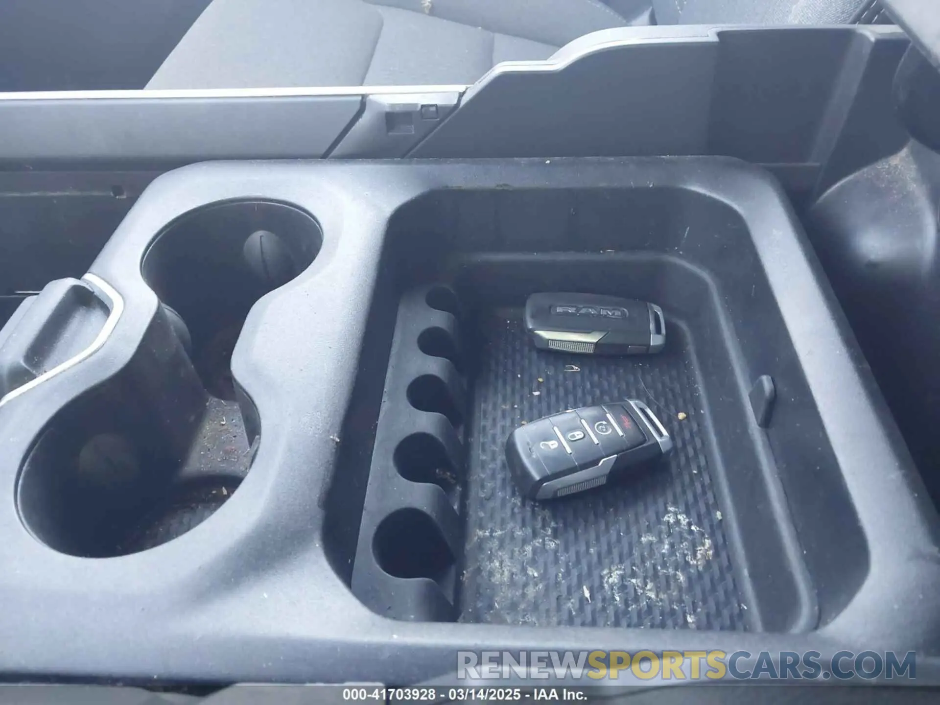 11 fotografías del automóvil dañado 1C6SRFFTXMN781077 RAM 1500 2021