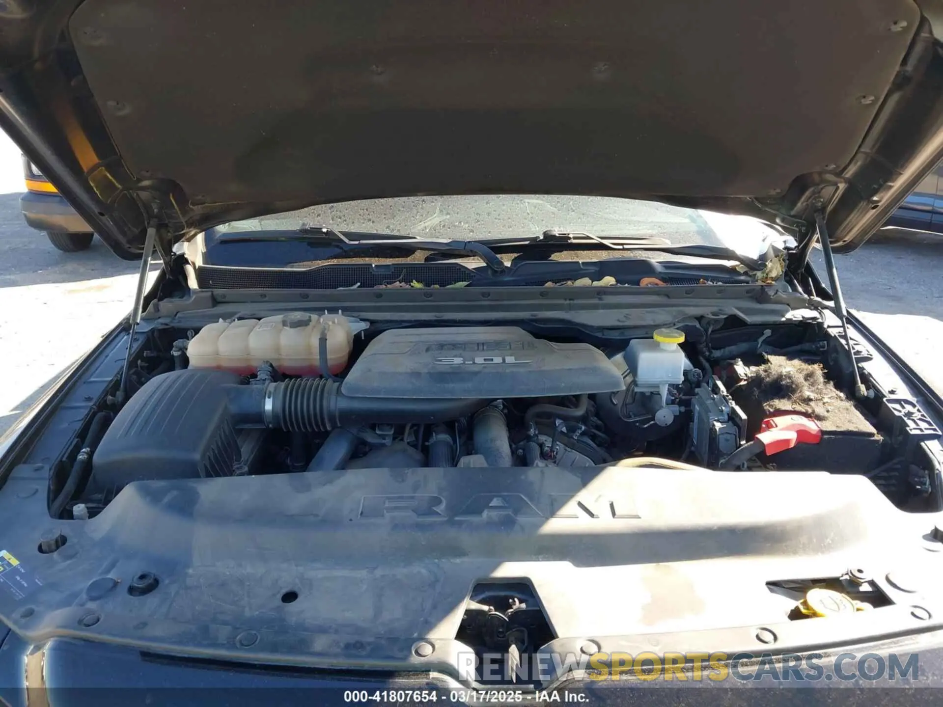 10 fotografías del automóvil dañado 1C6SRFHMXMN644565 RAM 1500 2021