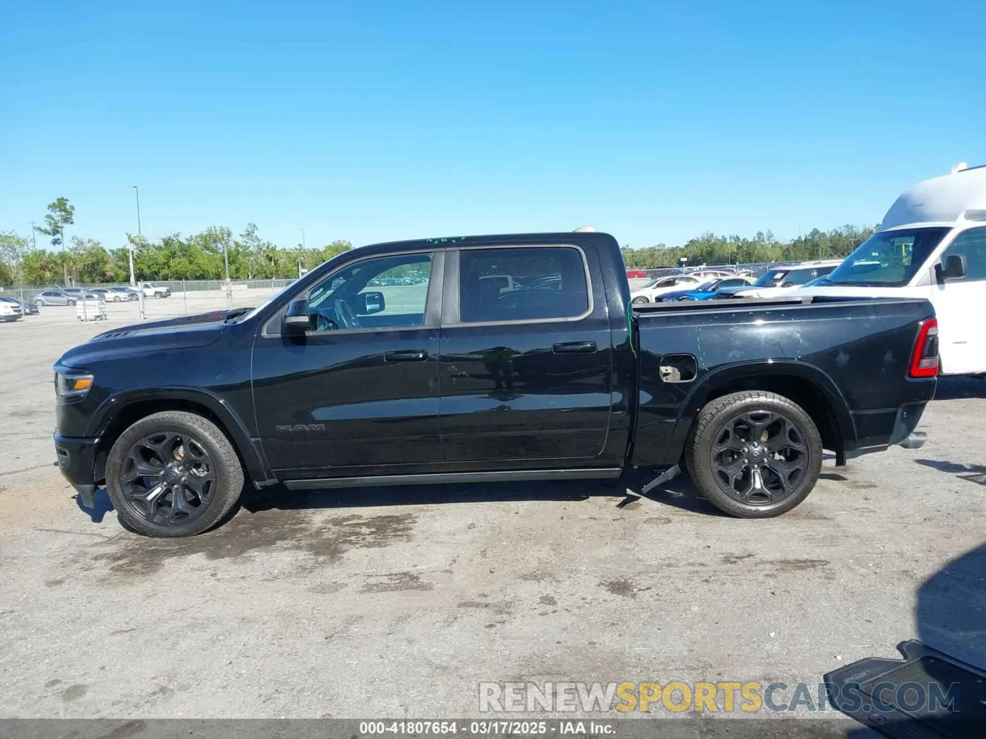 14 fotografías del automóvil dañado 1C6SRFHMXMN644565 RAM 1500 2021