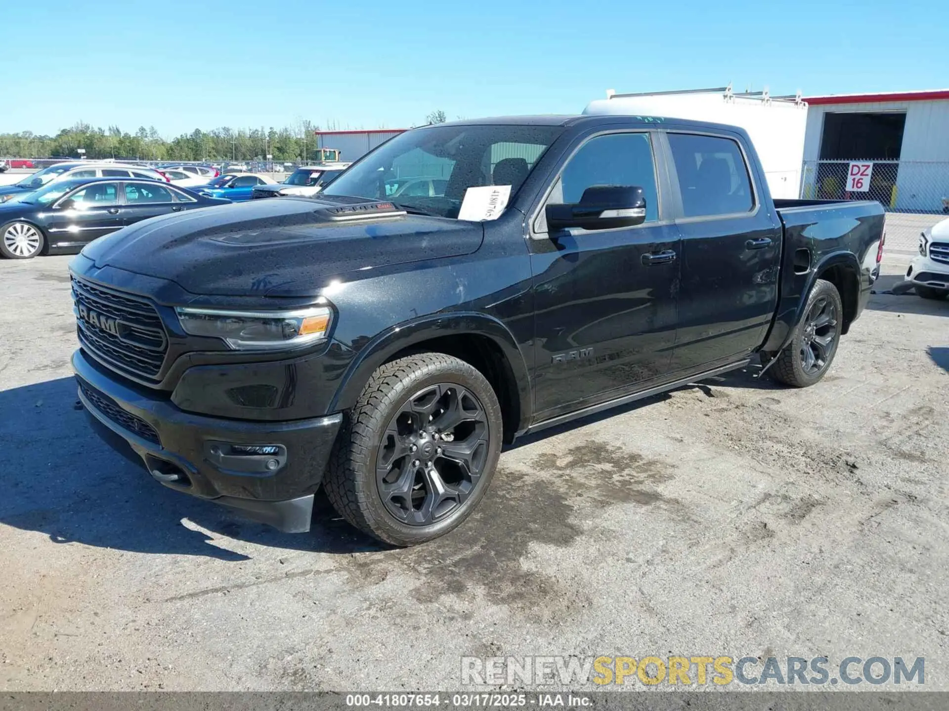 2 fotografías del automóvil dañado 1C6SRFHMXMN644565 RAM 1500 2021