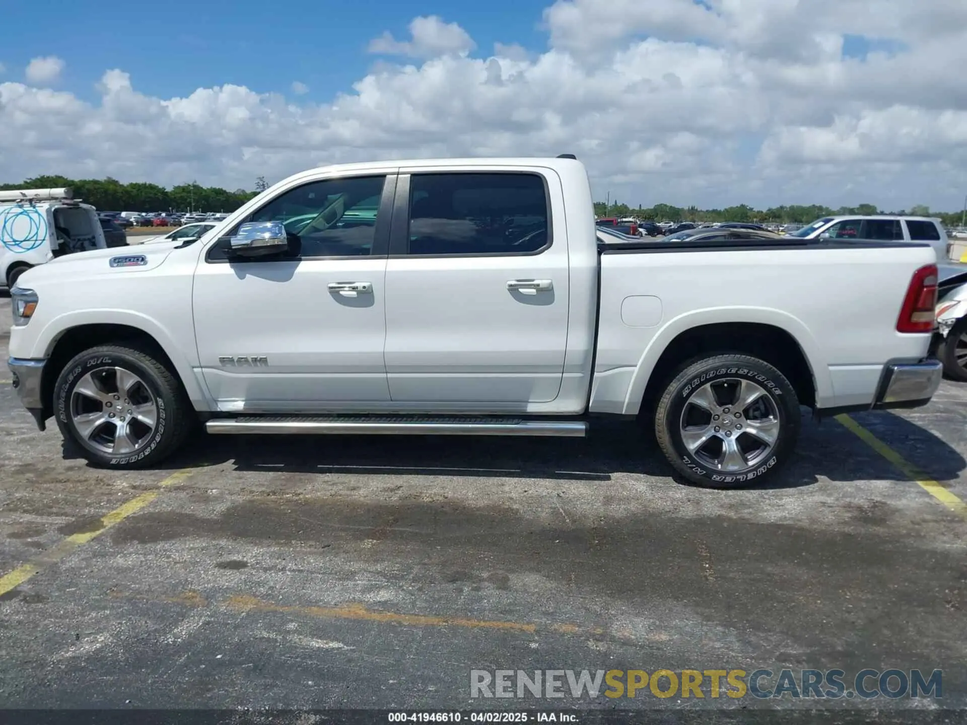 14 fotografías del automóvil dañado 1C6SRFJM5MN648372 RAM 1500 2021
