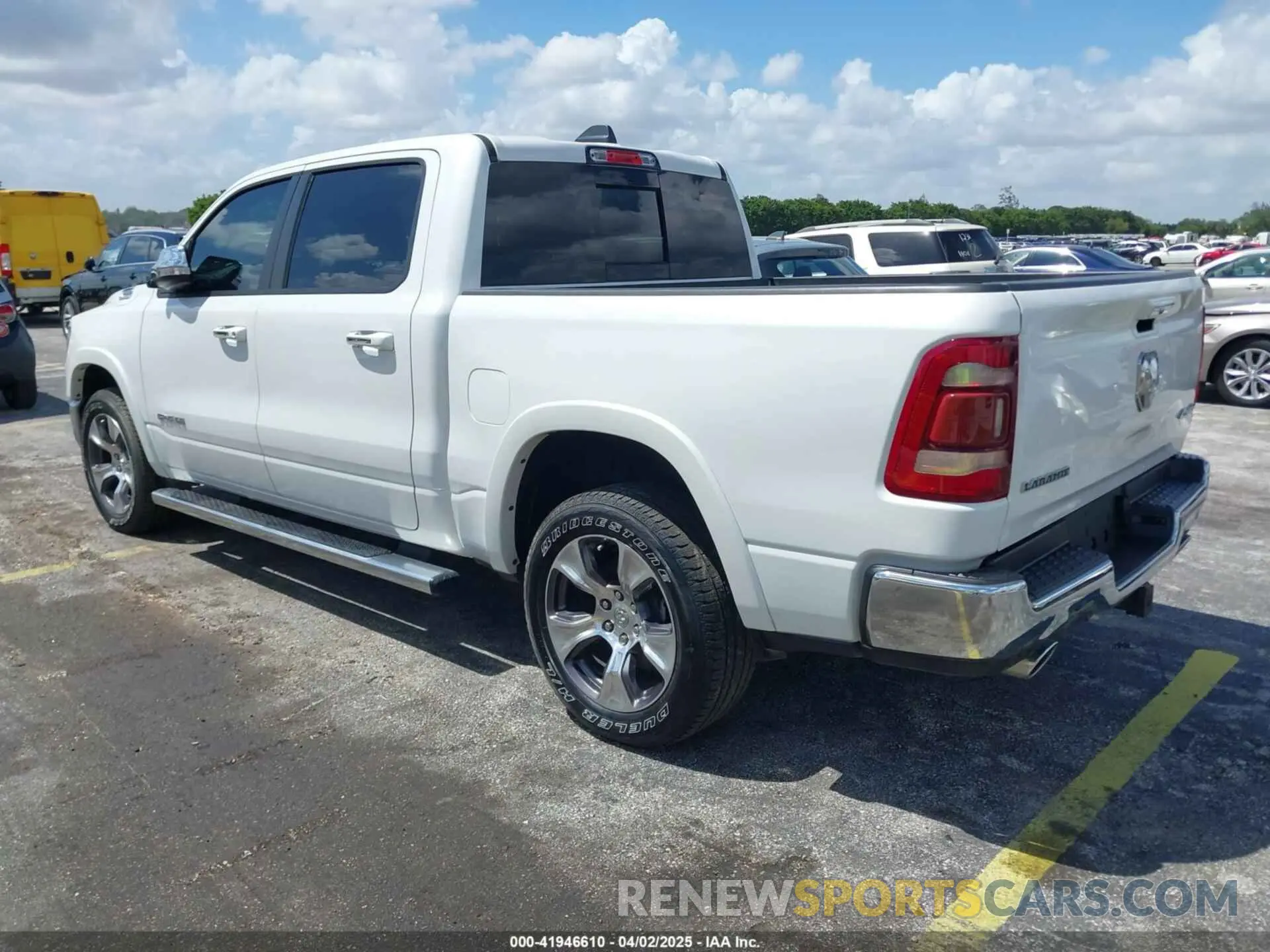 3 fotografías del automóvil dañado 1C6SRFJM5MN648372 RAM 1500 2021