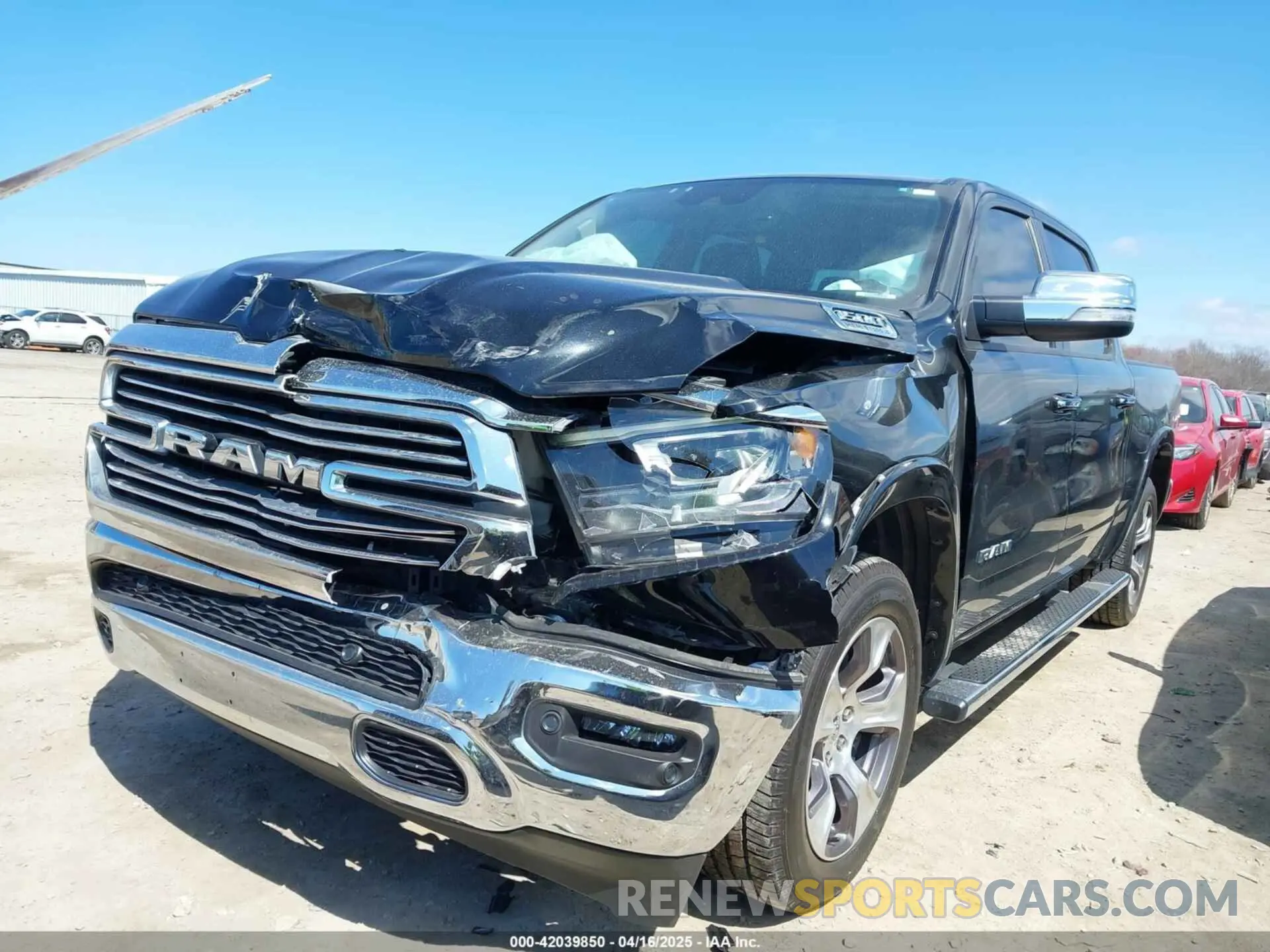 2 fotografías del automóvil dañado 1C6SRFJT0MN729206 RAM 1500 2021