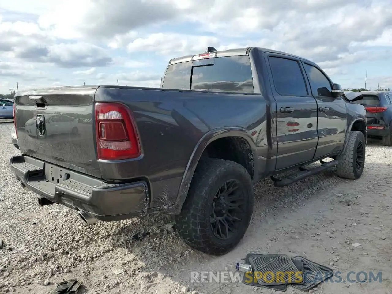 3 fotografías del automóvil dañado 1C6SRFJT0MN796520 RAM 1500 2021