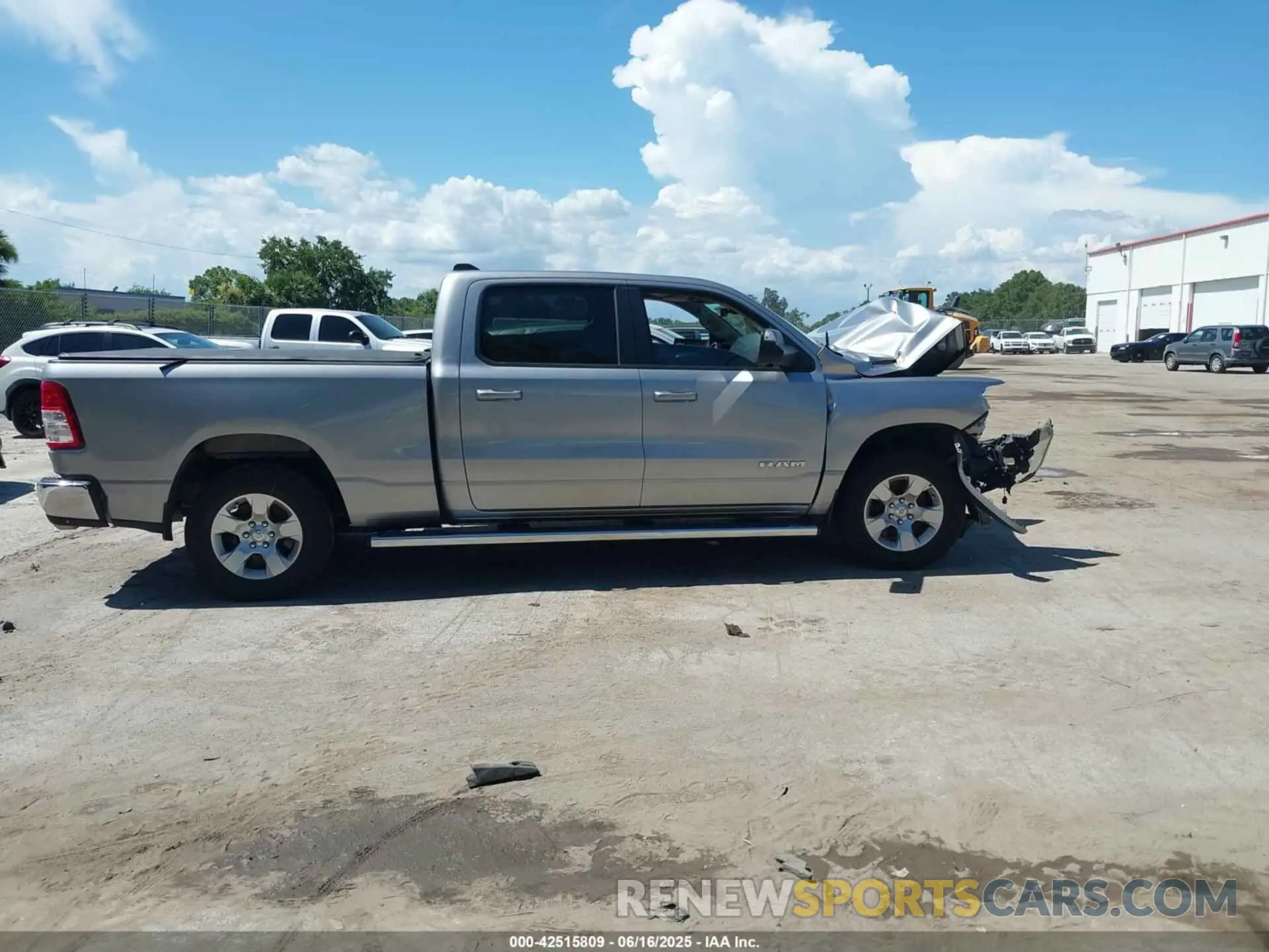 13 fotografías del automóvil dañado 1C6SRFMT3MN616359 RAM 1500 2021