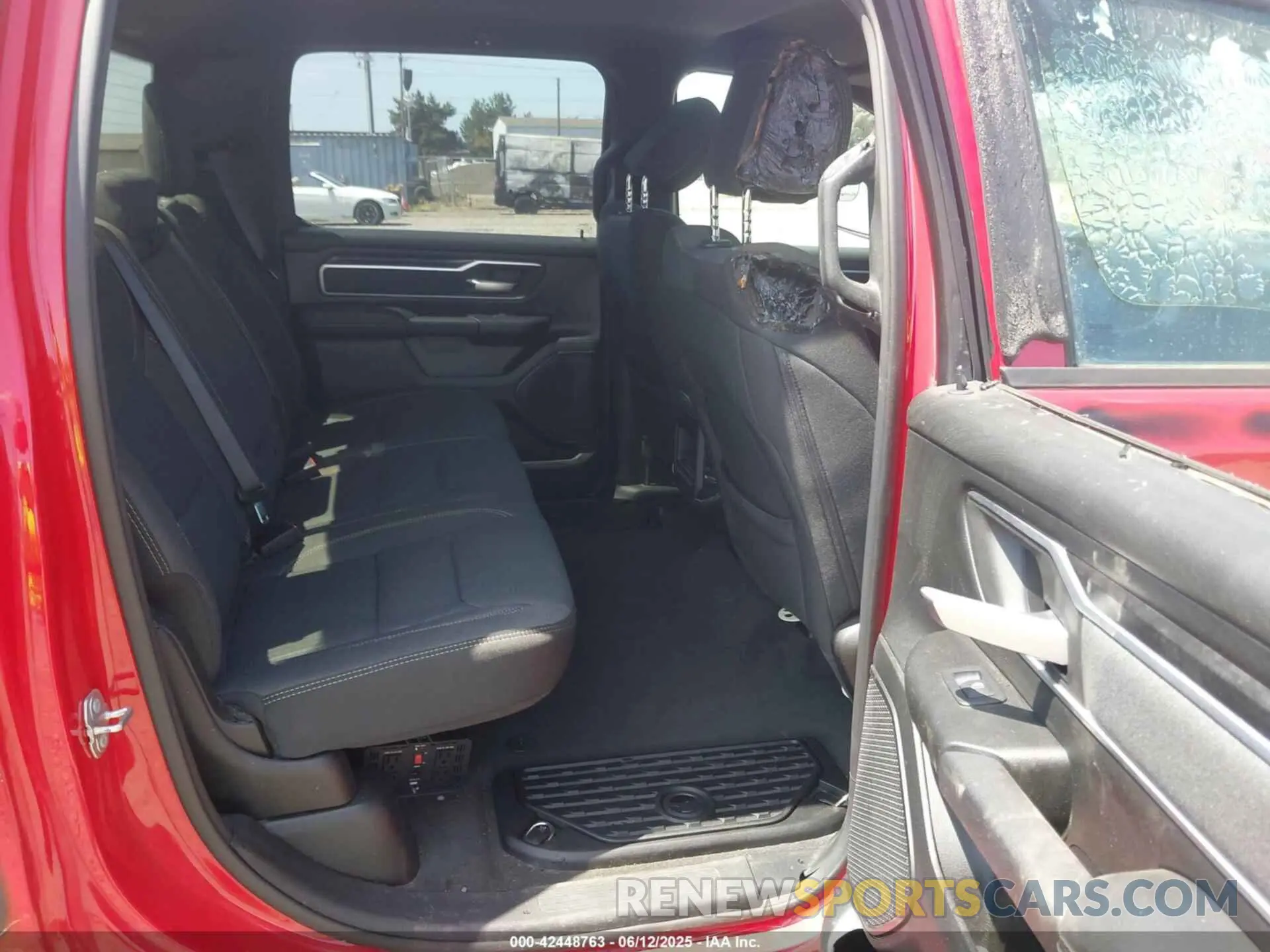 8 fotografías del automóvil dañado 1C6SRFMT4MN562473 RAM 1500 2021