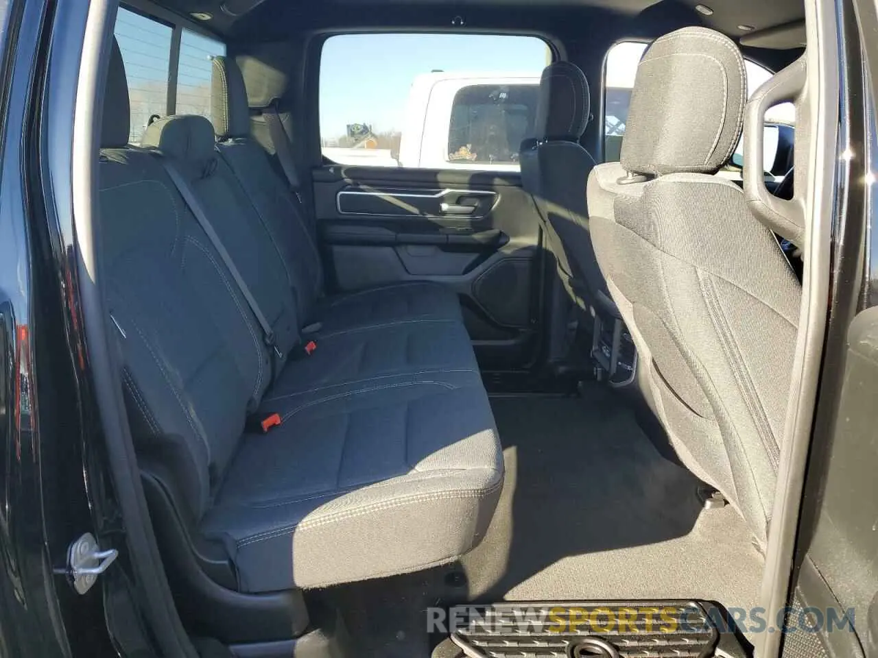 11 fotografías del automóvil dañado 1C6SRFMT6MN554715 RAM 1500 2021
