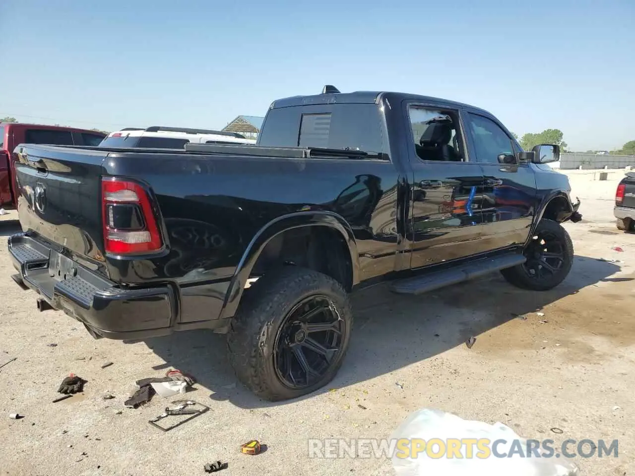 3 fotografías del automóvil dañado 1C6SRFRT7MN778438 RAM 1500 2021