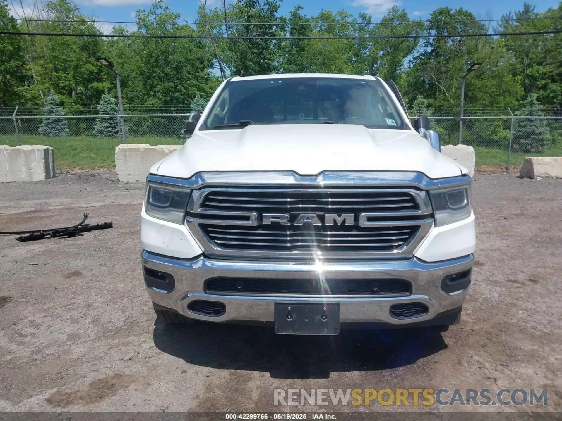 13 fotografías del automóvil dañado 1C6SRFRTXMN682089 RAM 1500 2021