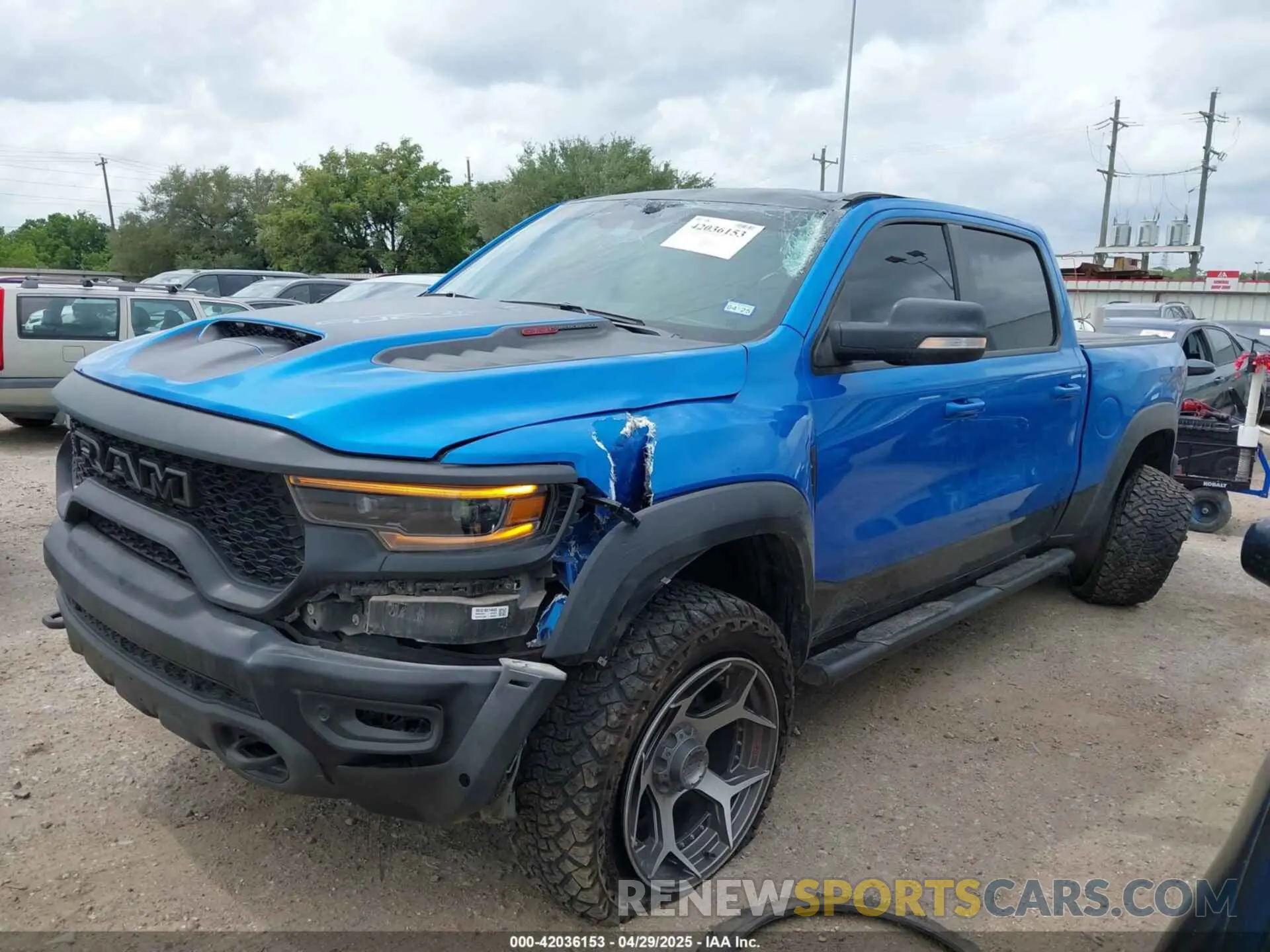 2 fotografías del automóvil dañado 1C6SRFU91MN903851 RAM 1500 2021
