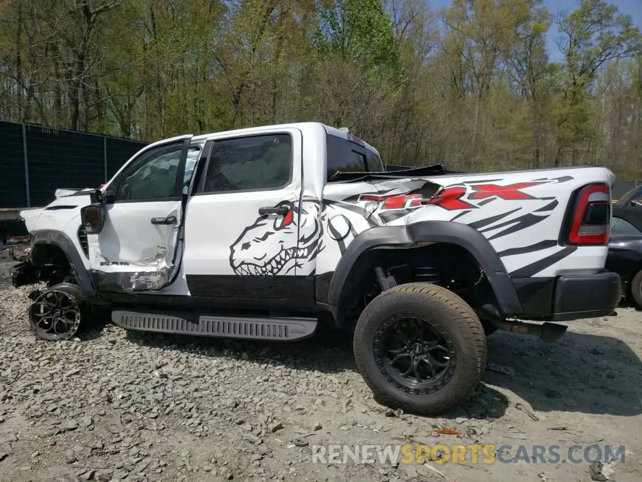 2 fotografías del automóvil dañado 1C6SRFU92MN718496 RAM 1500 2021