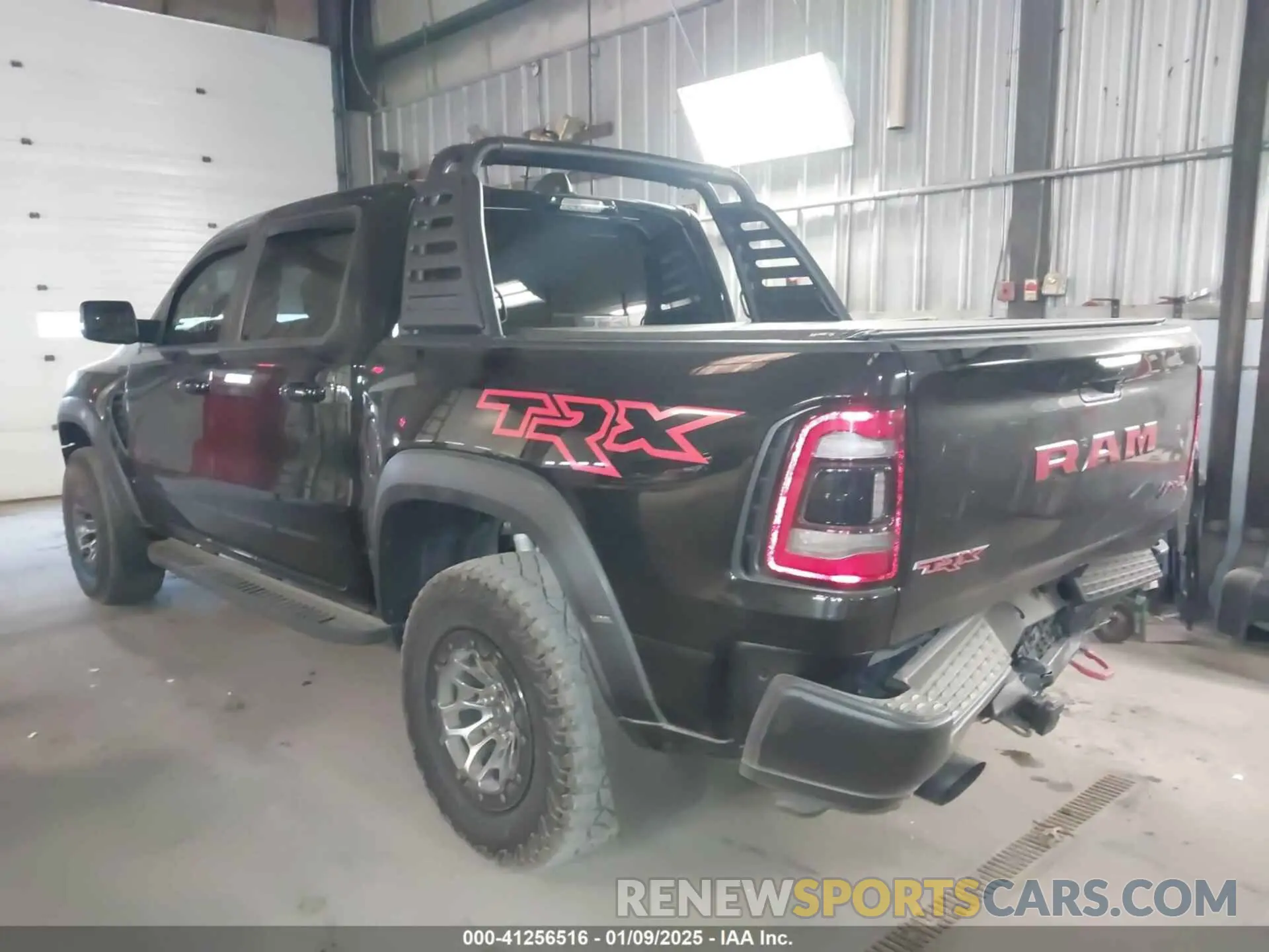 3 fotografías del automóvil dañado 1C6SRFU92MN902580 RAM 1500 2021