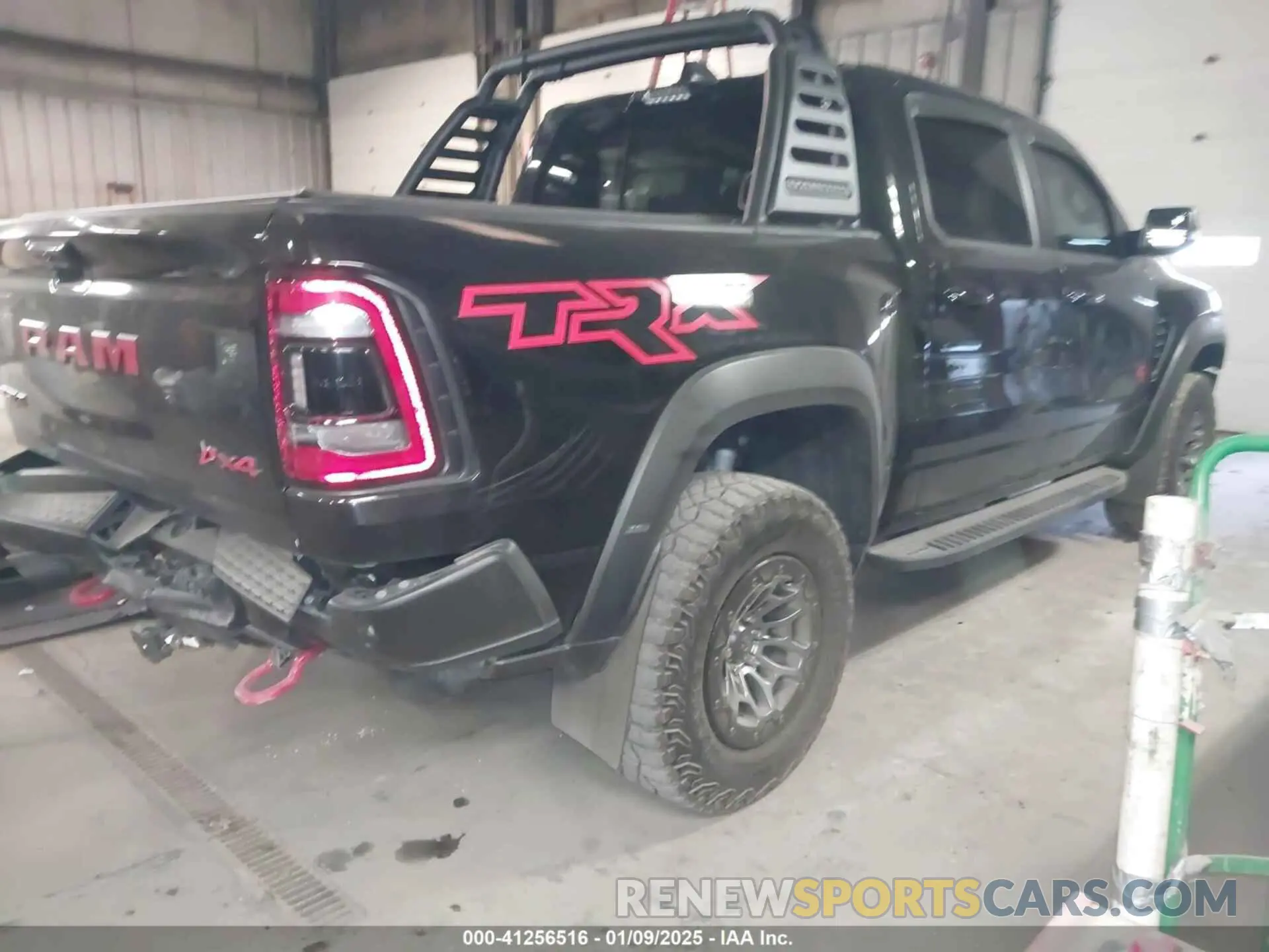 4 fotografías del automóvil dañado 1C6SRFU92MN902580 RAM 1500 2021