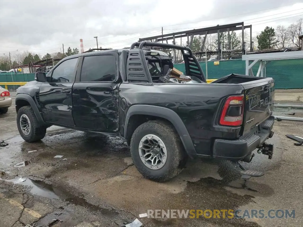 2 fotografías del automóvil dañado 1C6SRFU93MN719060 RAM 1500 2021