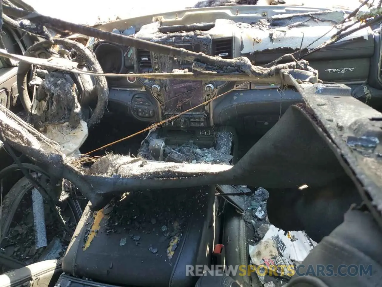 8 fotografías del automóvil dañado 1C6SRFU94MN684724 RAM 1500 2021