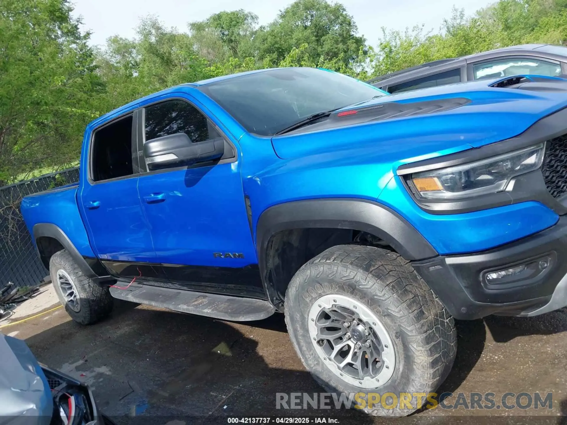 14 fotografías del automóvil dañado 1C6SRFU94MN812802 RAM 1500 2021