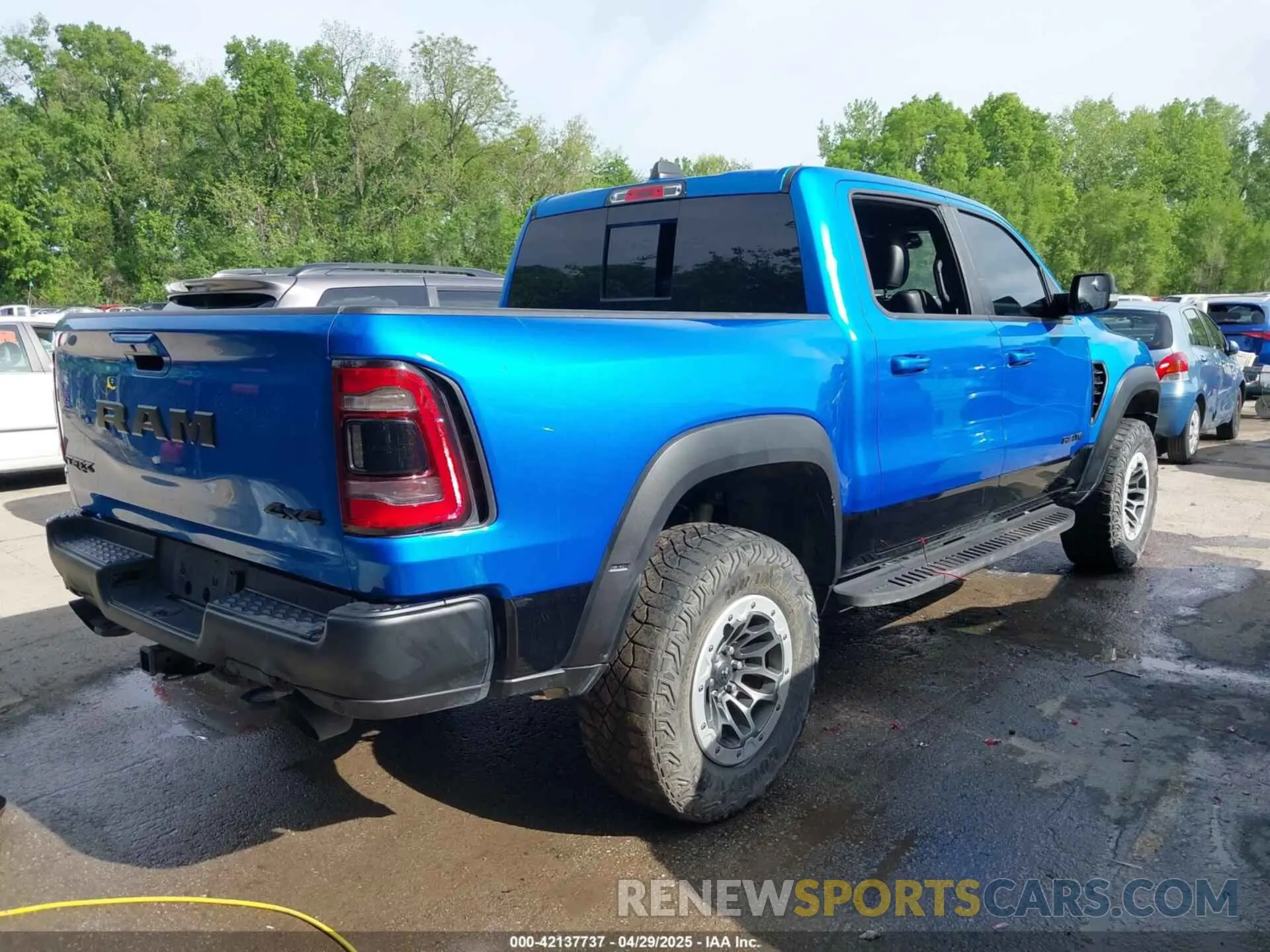 4 fotografías del automóvil dañado 1C6SRFU94MN812802 RAM 1500 2021