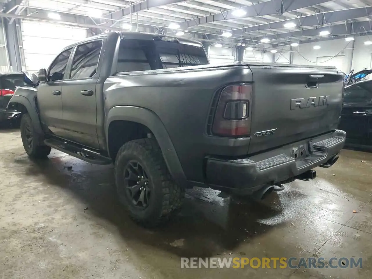2 fotografías del automóvil dañado 1C6SRFU98MN754533 RAM 1500 2021