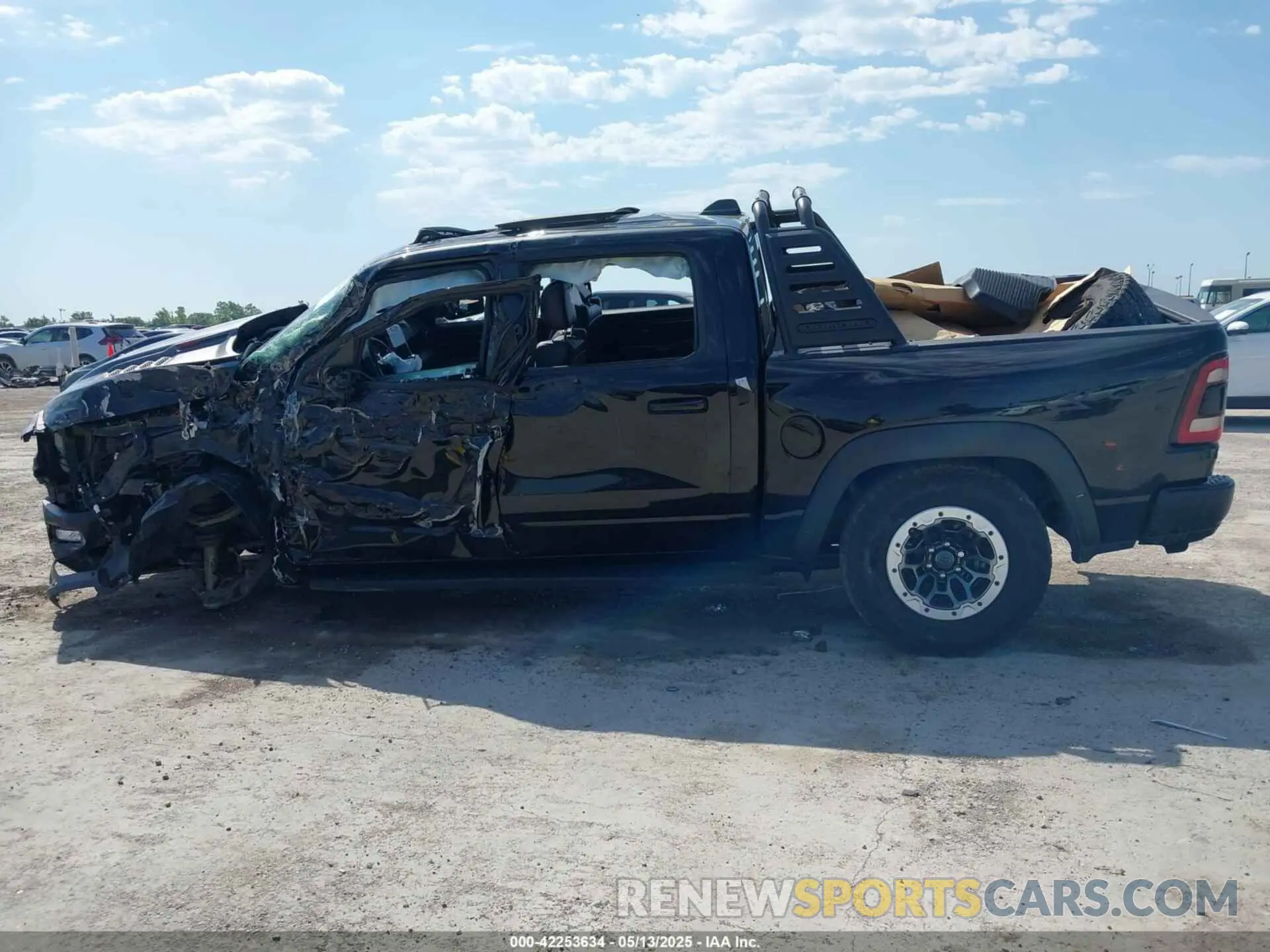14 fotografías del automóvil dañado 1C6SRFU98MN902423 RAM 1500 2021