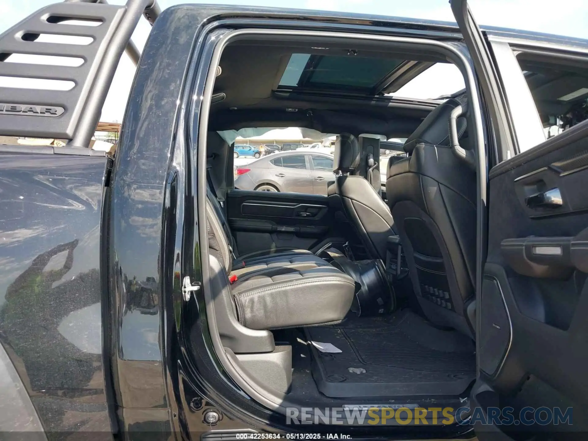8 fotografías del automóvil dañado 1C6SRFU98MN902423 RAM 1500 2021