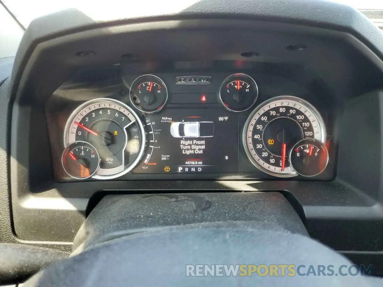 9 fotografías del automóvil dañado 3C6RR6KT0MG713948 RAM 1500 2021