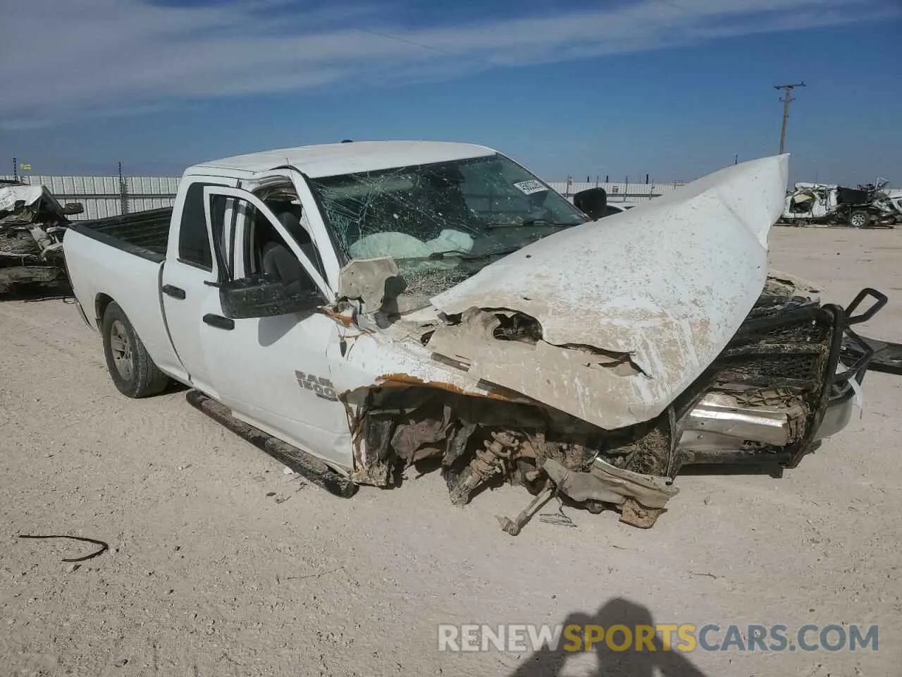 4 fotografías del automóvil dañado 1C6RR7FG0NS230358 RAM 1500 2022
