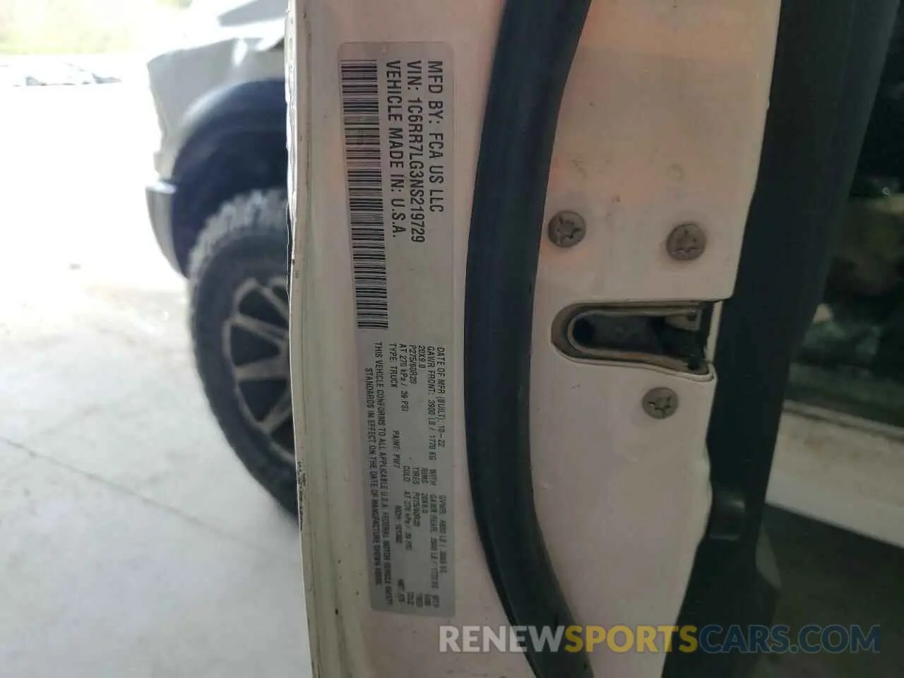 12 fotografías del automóvil dañado 1C6RR7LG3NS219729 RAM 1500 2022