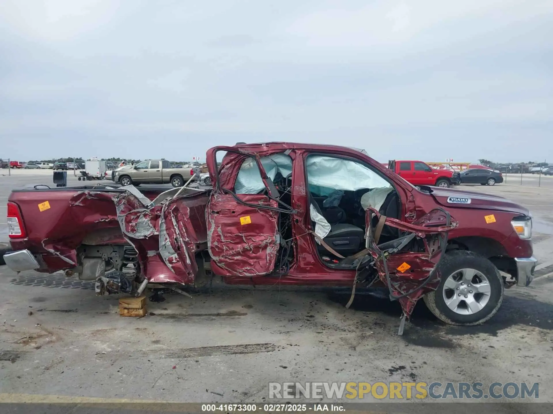13 fotografías del automóvil dañado 1C6RREBG1NN382464 RAM 1500 2022