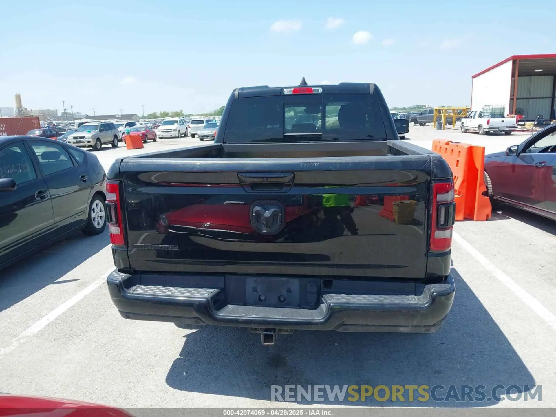 16 fotografías del automóvil dañado 1C6RREBG2NN122445 RAM 1500 2022