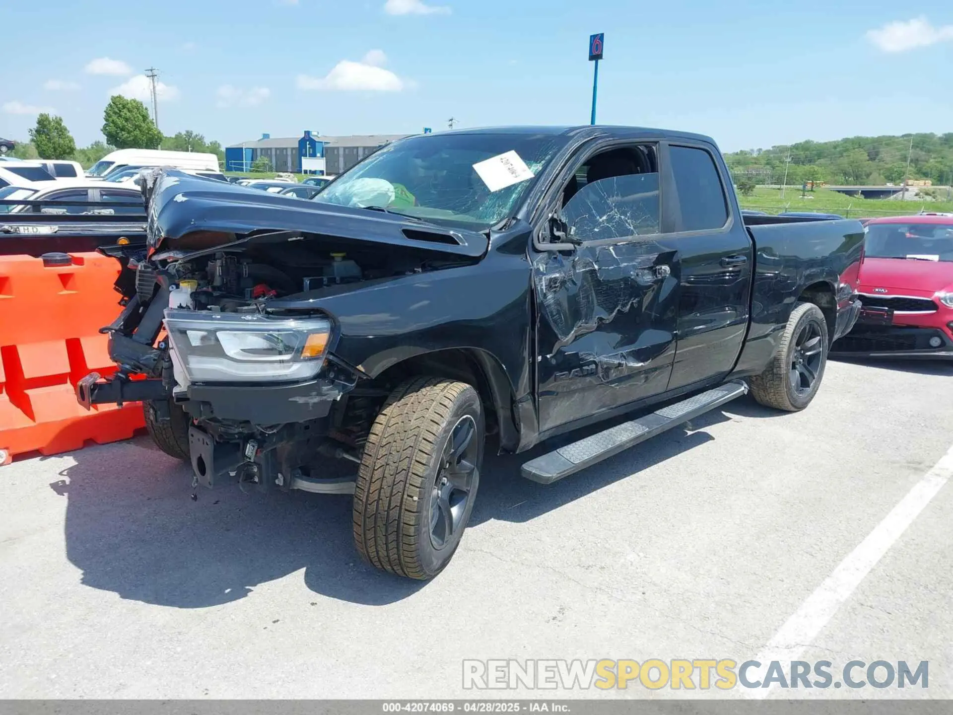 2 fotografías del automóvil dañado 1C6RREBG2NN122445 RAM 1500 2022