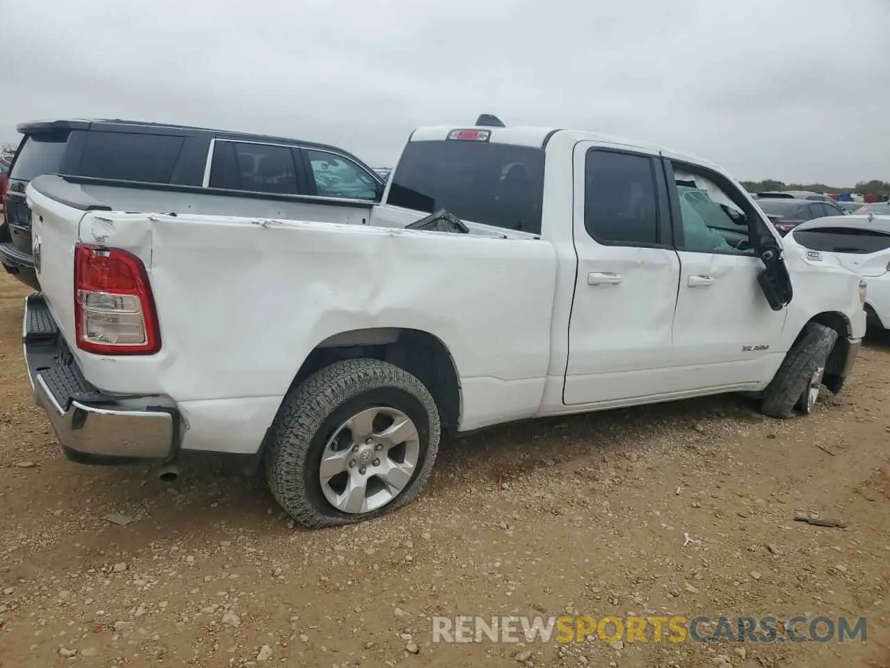3 fotografías del automóvil dañado 1C6RREBG7NN273085 RAM 1500 2022