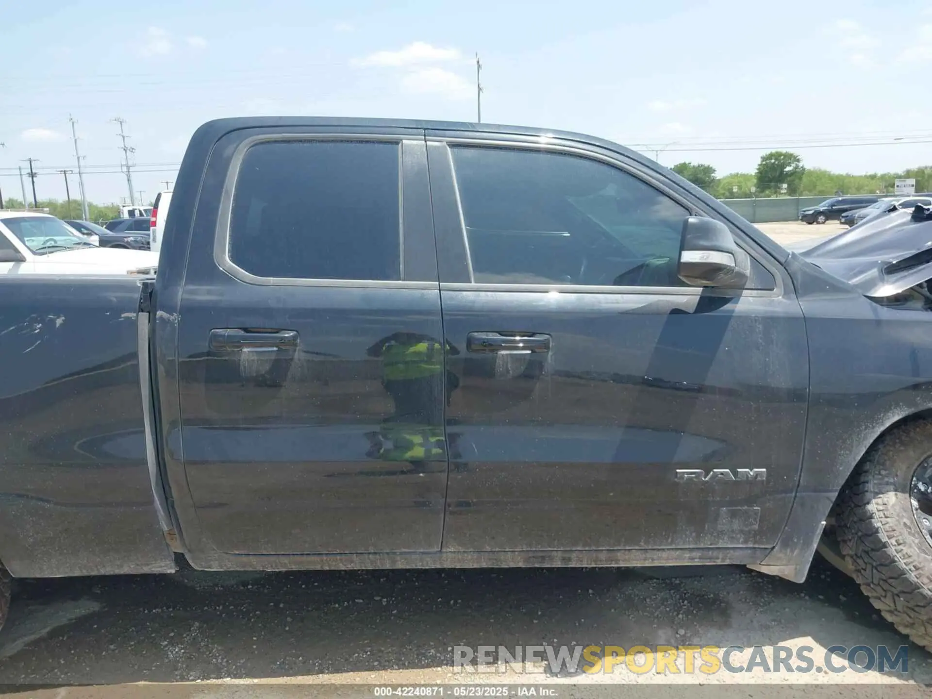 13 fotografías del automóvil dañado 1C6RREBGXNN268155 RAM 1500 2022