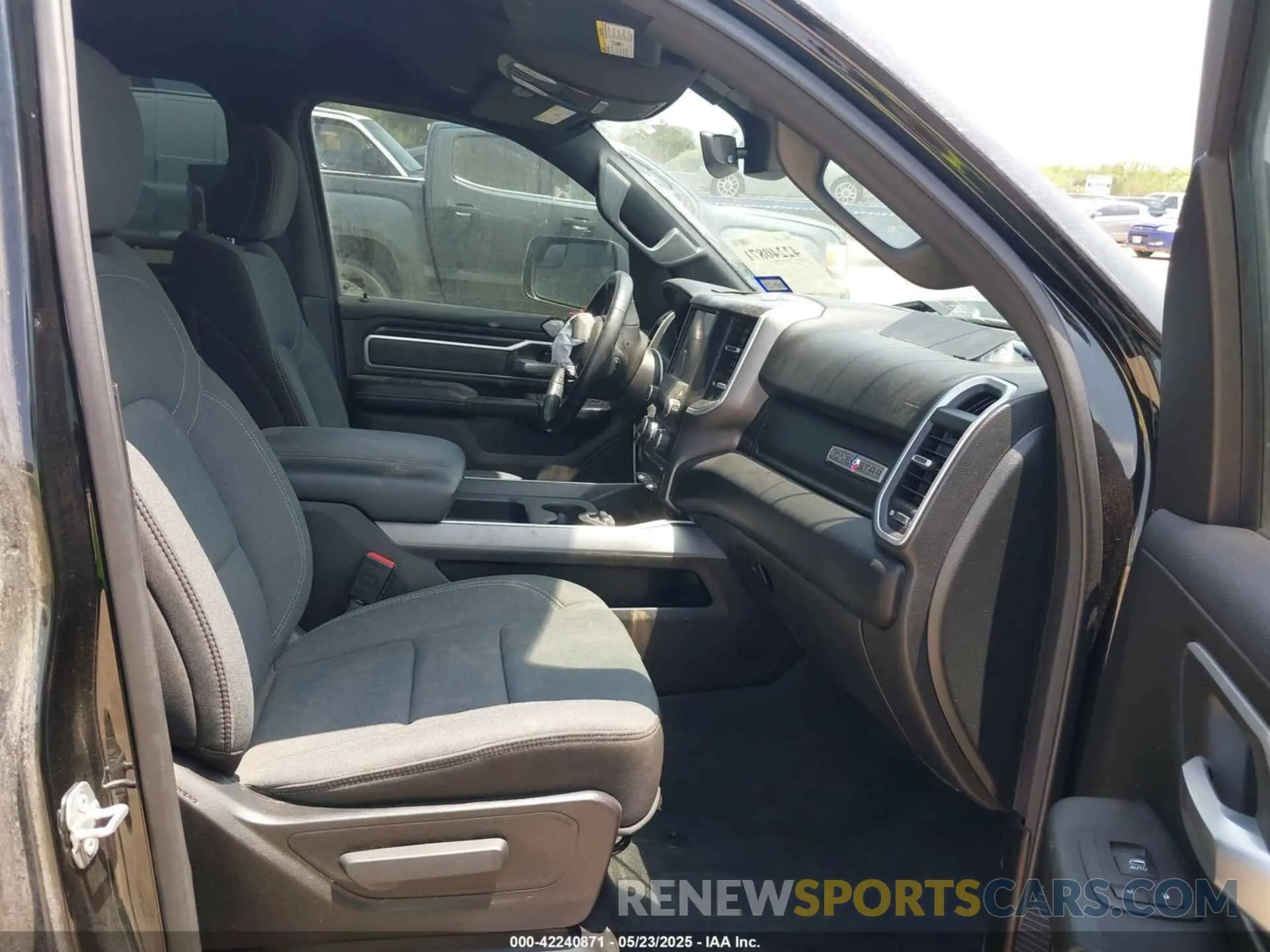 5 fotografías del automóvil dañado 1C6RREBGXNN268155 RAM 1500 2022